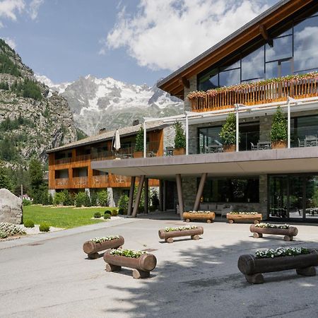 Grand Hotel Courmayeur Mont Blanc, By R Collection Hotels المظهر الخارجي الصورة