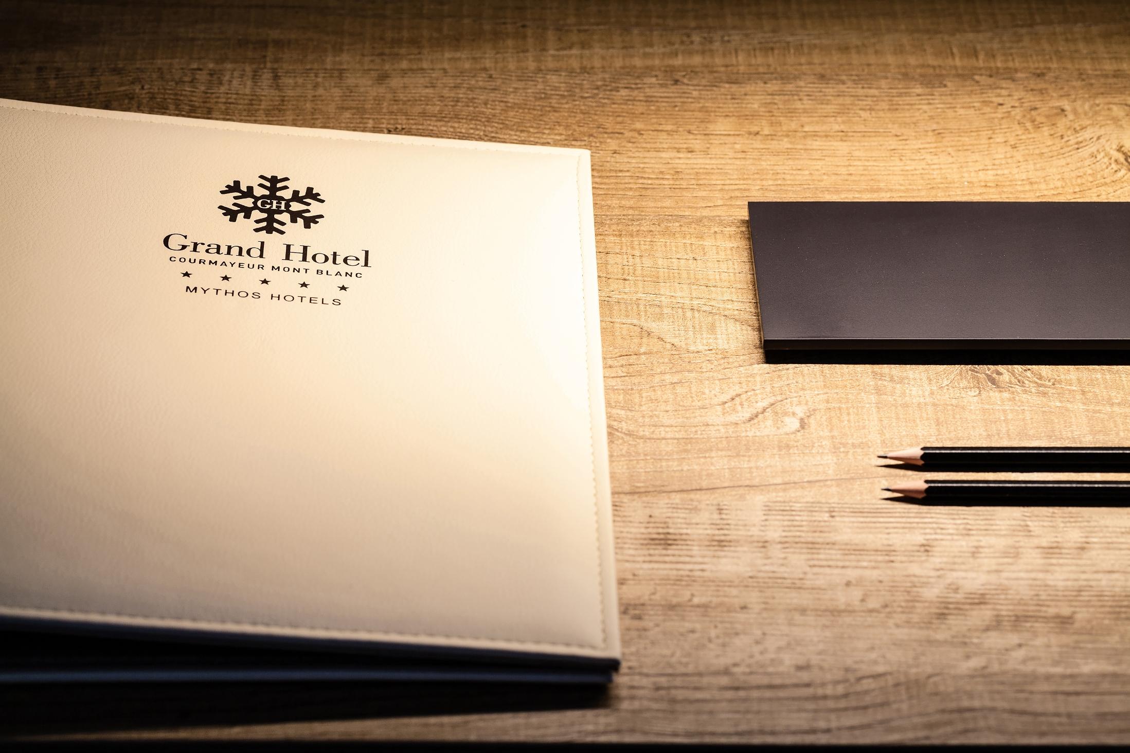 Grand Hotel Courmayeur Mont Blanc, By R Collection Hotels المظهر الخارجي الصورة