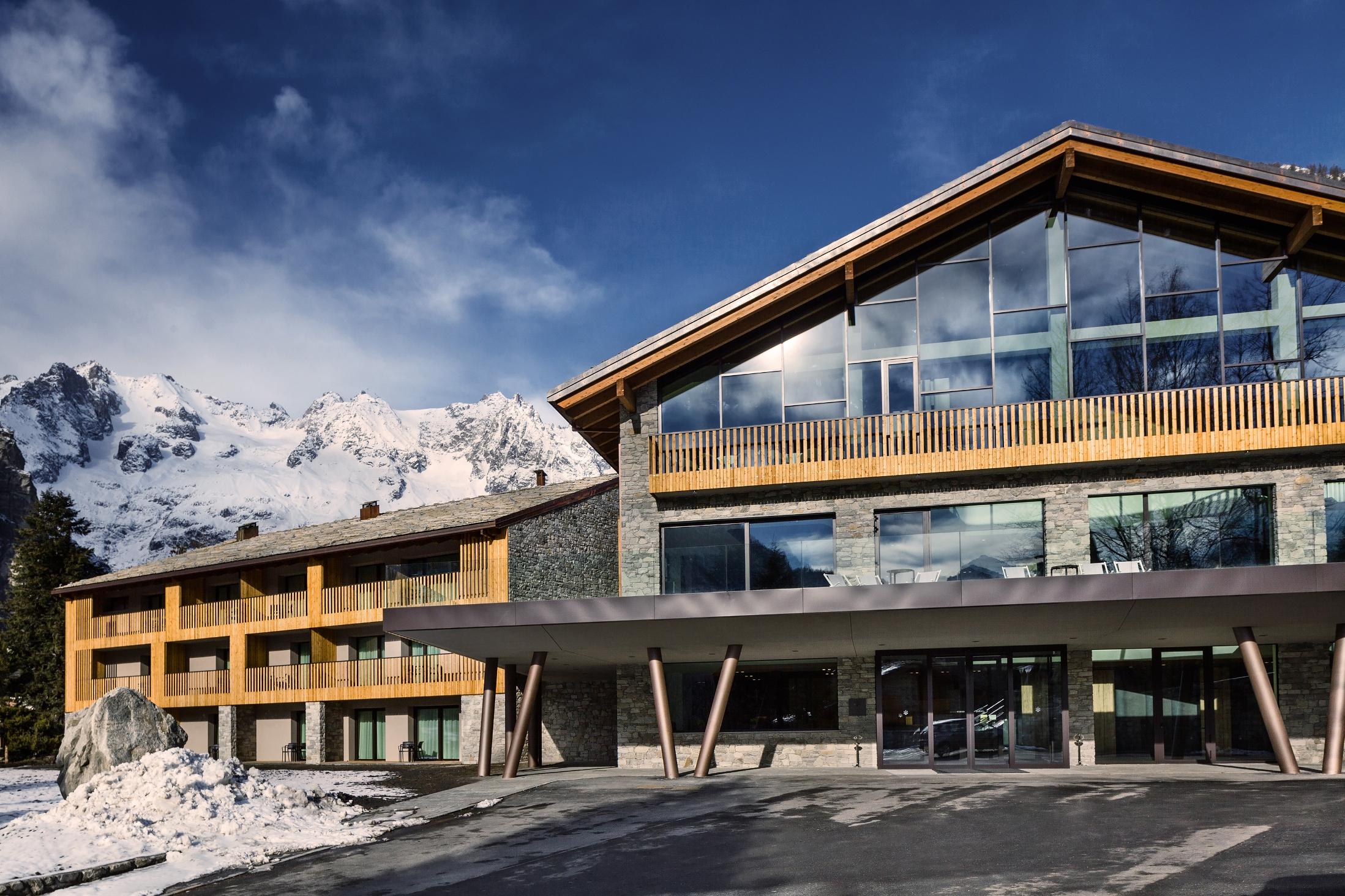 Grand Hotel Courmayeur Mont Blanc, By R Collection Hotels المظهر الخارجي الصورة
