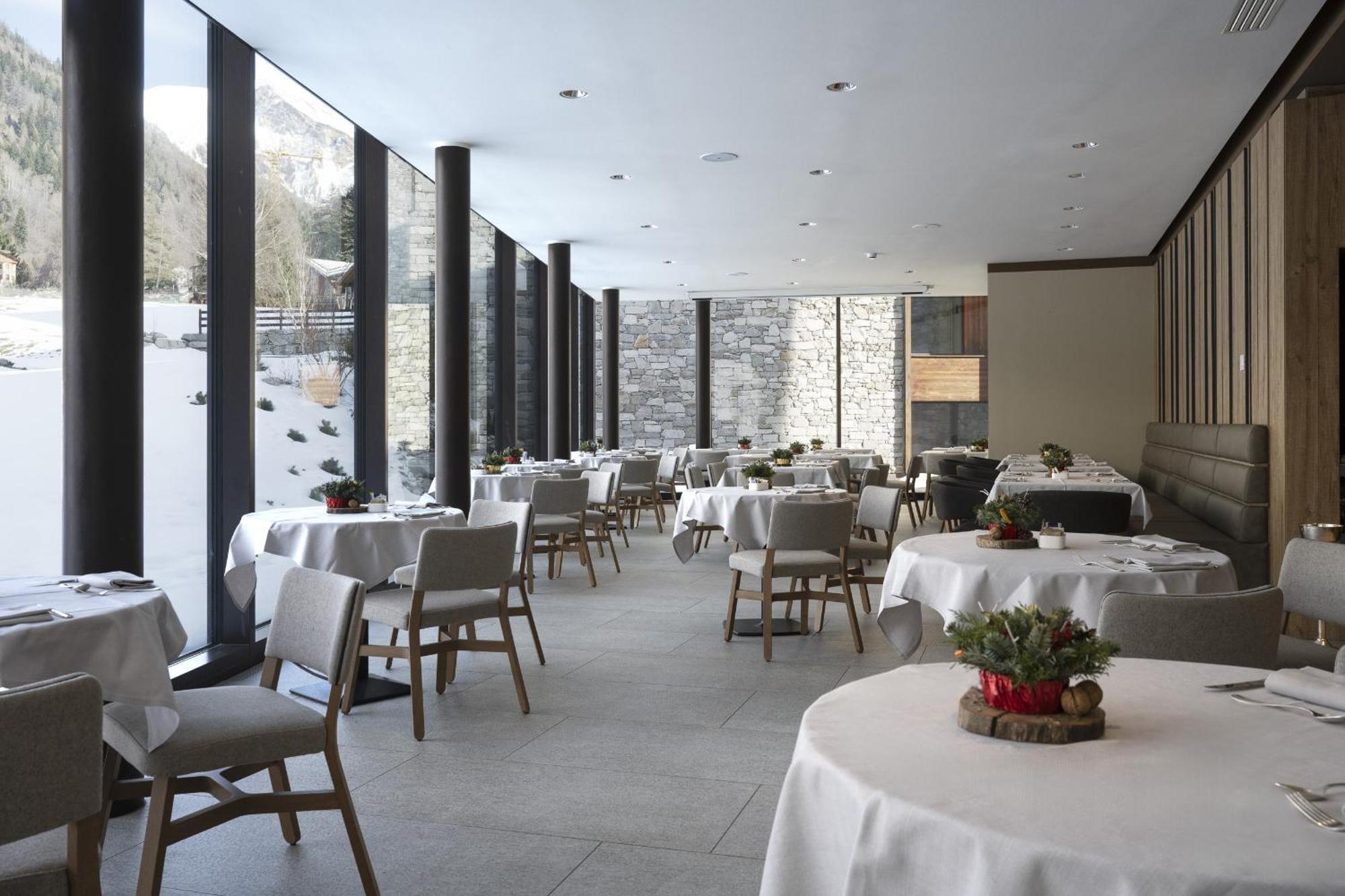 Grand Hotel Courmayeur Mont Blanc, By R Collection Hotels المظهر الخارجي الصورة
