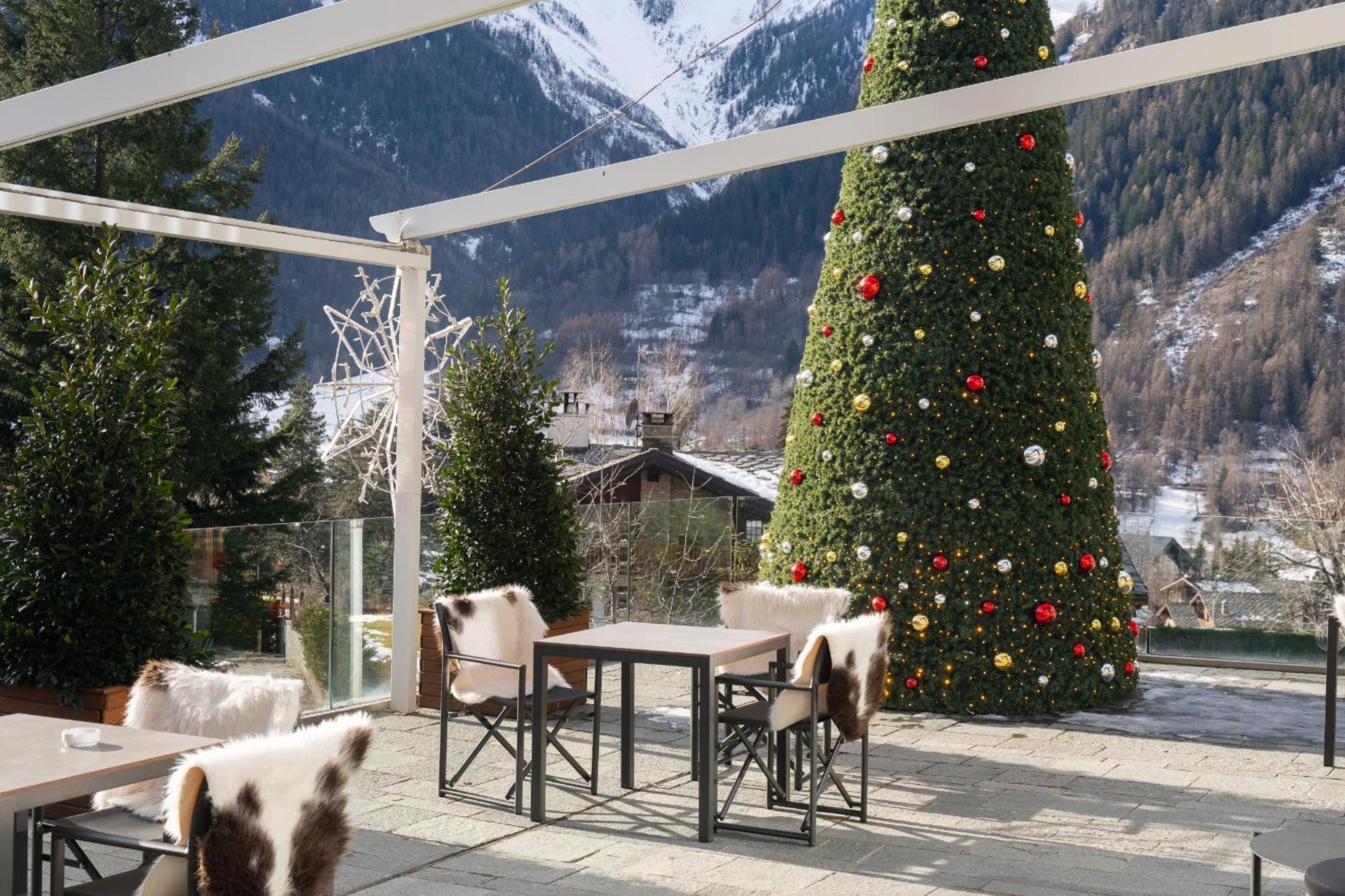 Grand Hotel Courmayeur Mont Blanc, By R Collection Hotels المظهر الخارجي الصورة