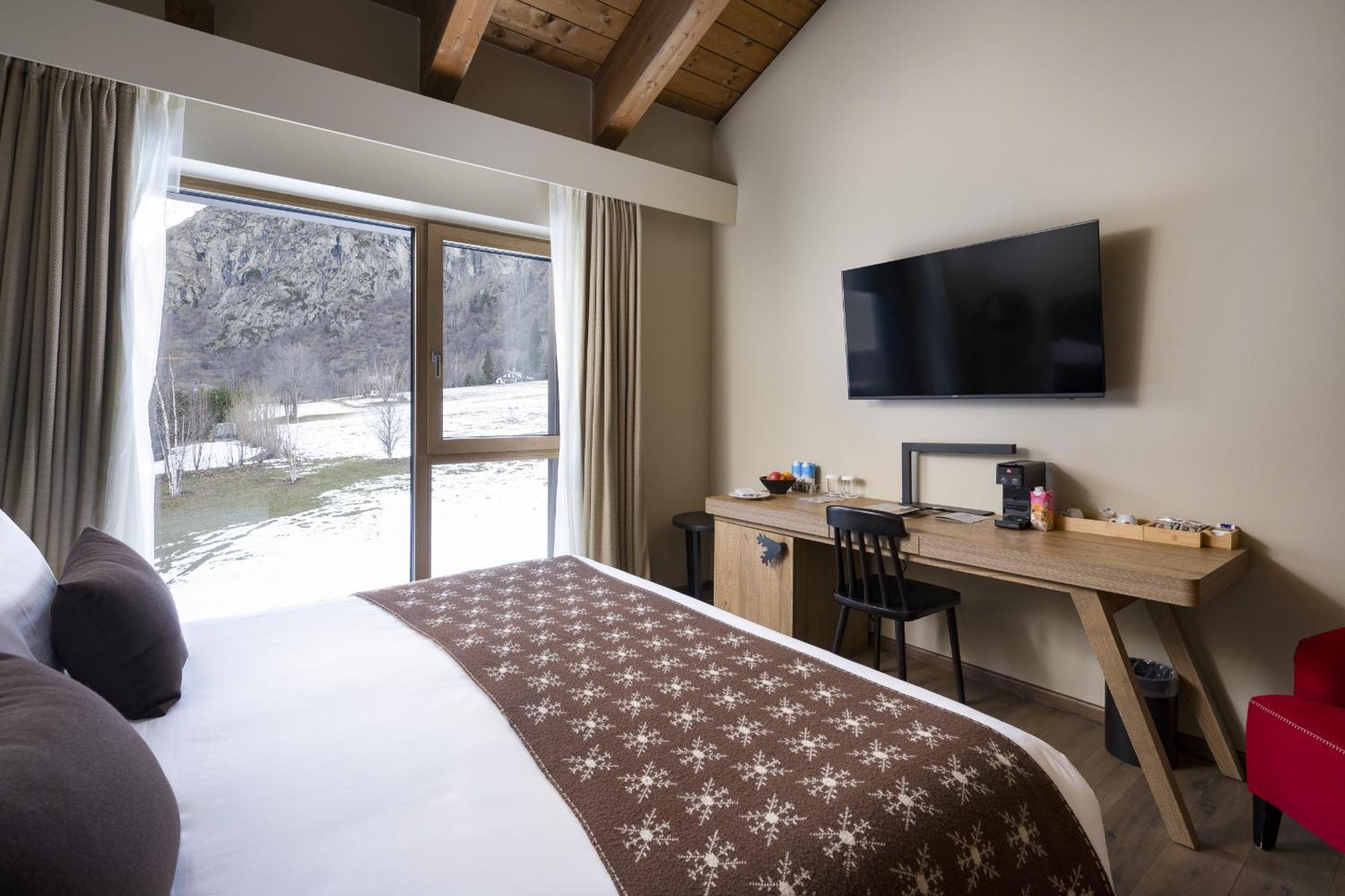 Grand Hotel Courmayeur Mont Blanc, By R Collection Hotels الغرفة الصورة
