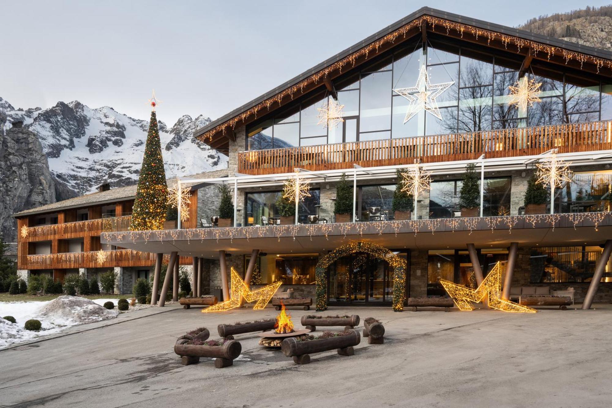 Grand Hotel Courmayeur Mont Blanc, By R Collection Hotels المظهر الخارجي الصورة